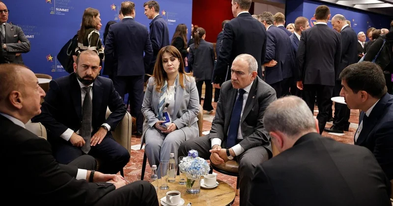 Paşinyan ve Aliyev Tiran da biraraya geldi Agos