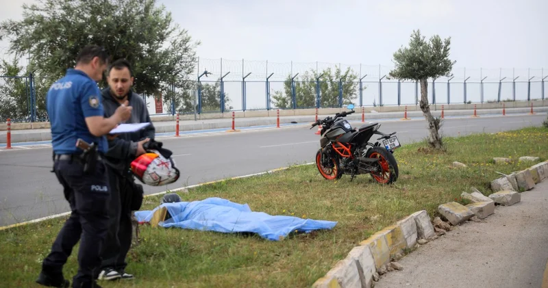 Antalya da motosiklet refüje girdi: 1 ölü