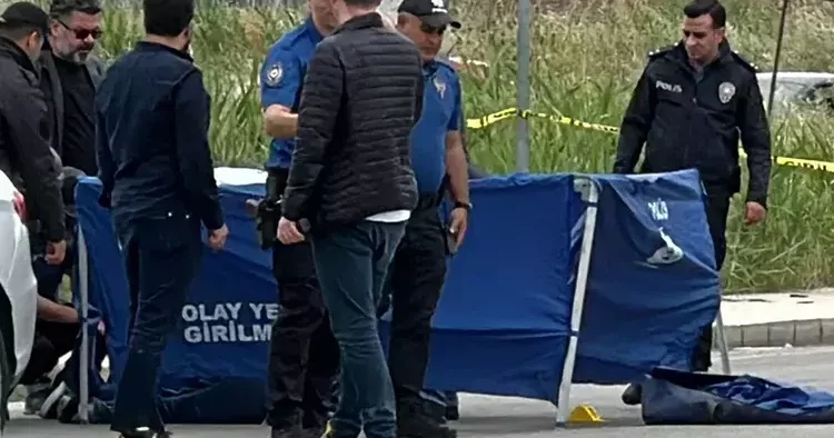 Otomobil ile motosikletli Zeynep in önünü kesti, başına ateş edip öldürdü