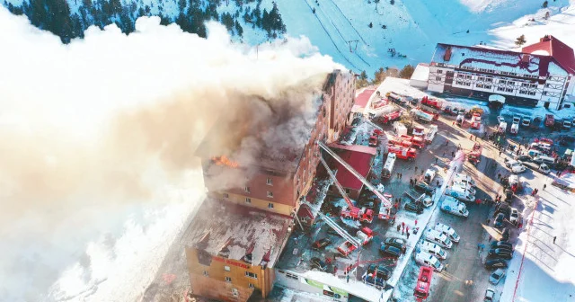 Bolu’daki otel yangınına helikopter geç ulaşmış Gündem Haberleri