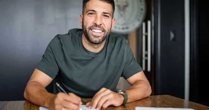 Efsane sol bek Jordi Alba dan 2 yıllık imza