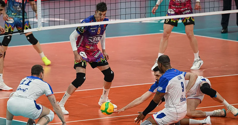 Halkbank yarı final maçını kaybetti