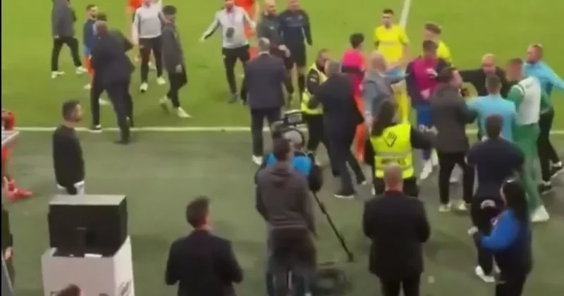 Galatasaray ın eski yıldızı kupa finalinde kavga etti! Hocalar birbirine girdi