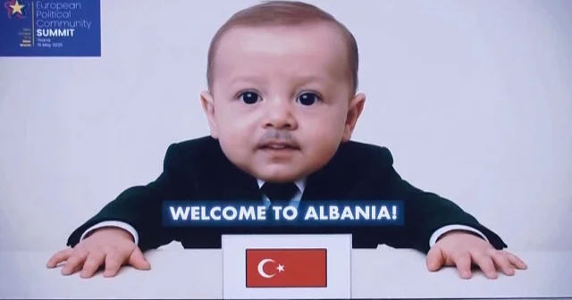 Tiran daki Avrupa Zirvesinde liderlerin yapay zekayla canlandırılmış çocukluk halleri izleyenleri gülümsetti VİDEO İZLE