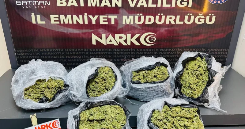 Batman da kamyonette 5 kilo 400 gram skunk ele geçirildi
