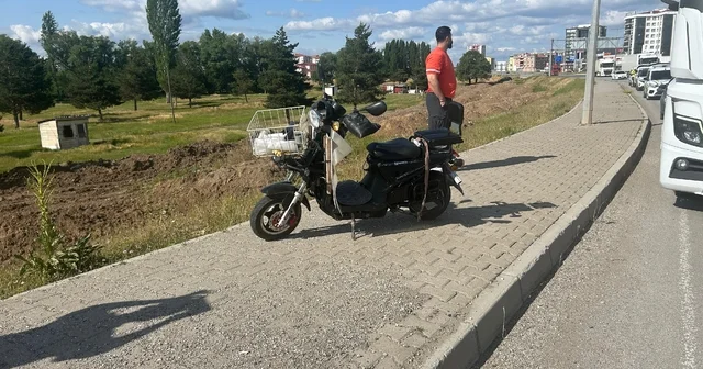 TIR ın çarptığı elektrikli bisikletin sürücüsü ağır yaralandı Sivas Haberleri