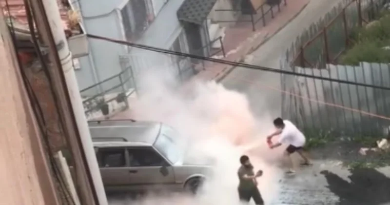 Arabasının yandığını görünce sinir krizi geçirdi! Camları kırdı kapıyı tekmeledi Sözcü Gazetesi