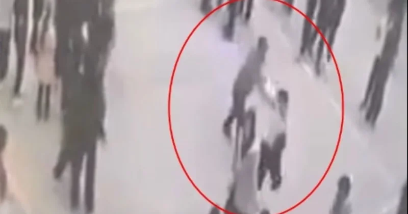 Bu nasıl öğretmen! Arkadaşlarının gözü önünde tekme tokat dövdü... 5 bin lira ceza aldı Sözcü Gazetesi
