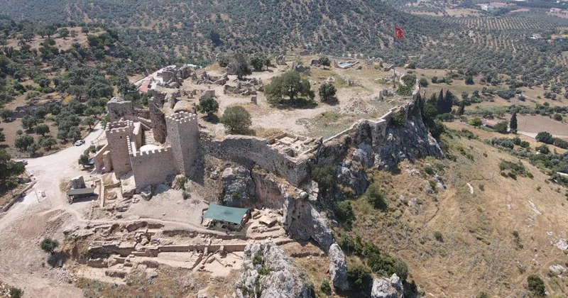 Beçin Antik Kenti ndeki kazılarda ok uçları bulundu