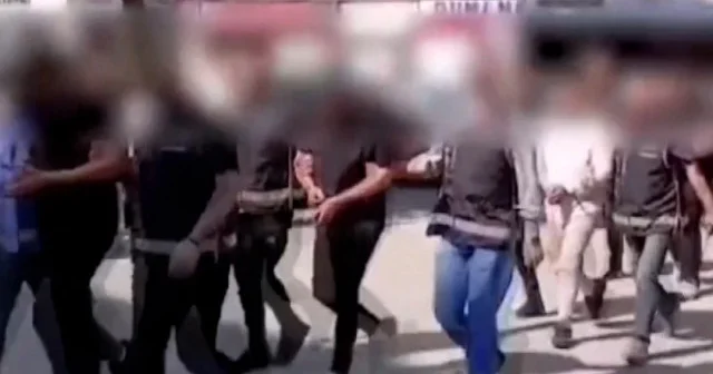 Kırşehir de yağma tefecilik ve dolandırıcılık yaptıkları iddiasıyla yakalanan 9 zanlı tutuklandı VİDEO İZLE