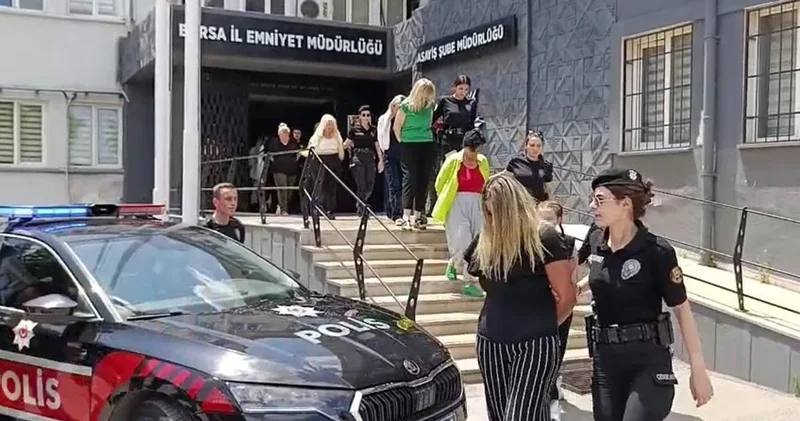 Masaj salonunda müşterilere sosyal medya kontrolü