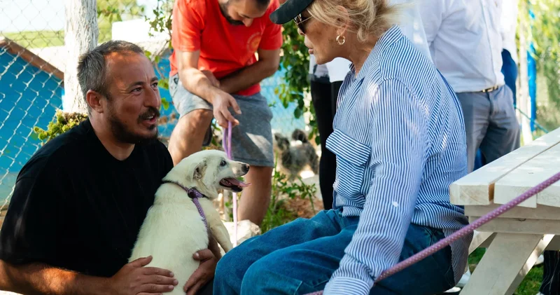 Ajda Pekkan’dan HEPAD’a ziyaret; hayvanseverlere sahiplenme çağrısında bulundu