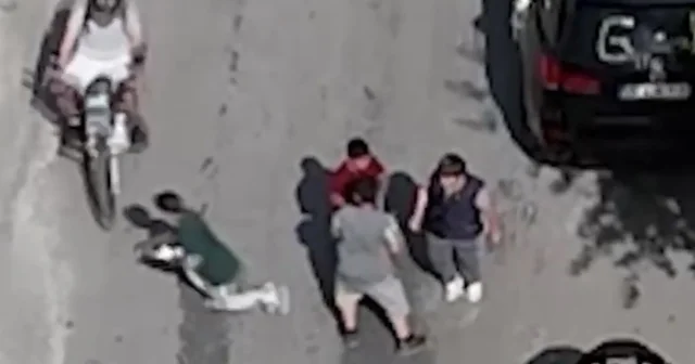 Düğün konvoyunun önünü kesmek isteyen çocuğa motosiklet çarptı; o anlar dronla görüntülendi Bartın Haberleri