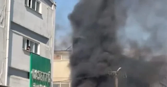 Mobilya imalathanesinin bahçesindeki atıklar alev alev yandı Bursa Haberleri