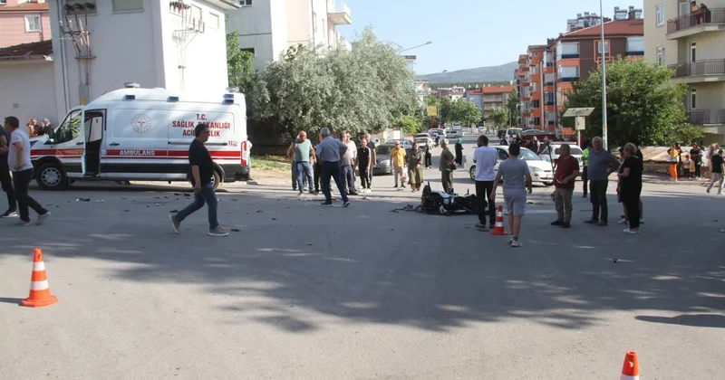 15 yaşındaki çocuğun kullandığı motosiklet öğrenci servisiyle çarpıştı Sözcü Gazetesi