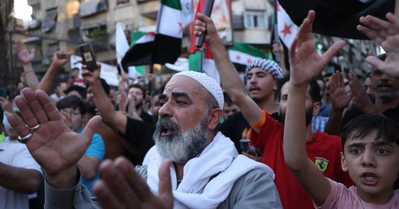 Suriye de, İsrail in hava saldırıları protesto edildi