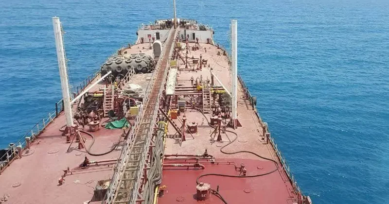 2 milyon litre akaryakıt taşıyordu...İran o tankere el koydu!