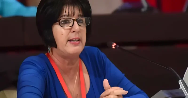 Küba da dilenci yok diyen bakan istifa etti