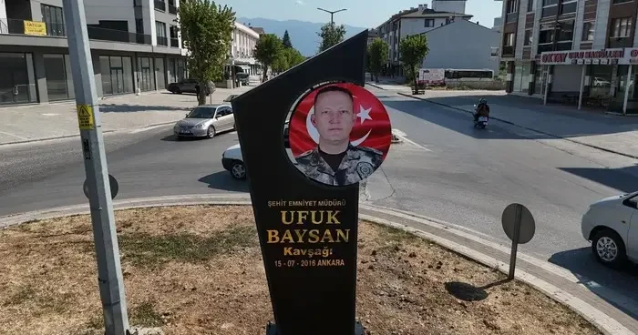15 Temmuz şehidi Ufuk Baysan ın adı bu kavşakta yaşatılıyor