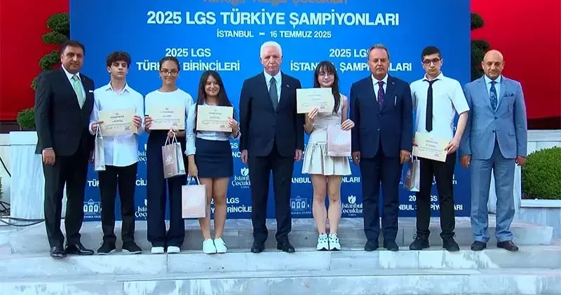 Vali Gül, LGS den 500 tam puan alan 163 öğrenciyle buluştu