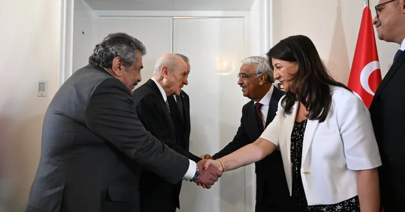 Bahçeli, İmralı heyetini kapıda karşıladı Sözcü Gazetesi
