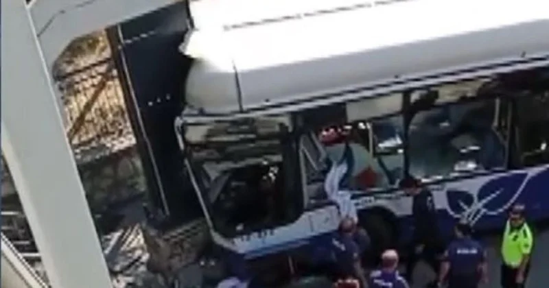 Ankara da EGO otobüsü kaza yaptı