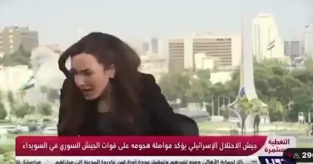 İsrail in Şam saldırısı canlı yayına yansıdı: Spiker korku dolu anlar yaşadı!