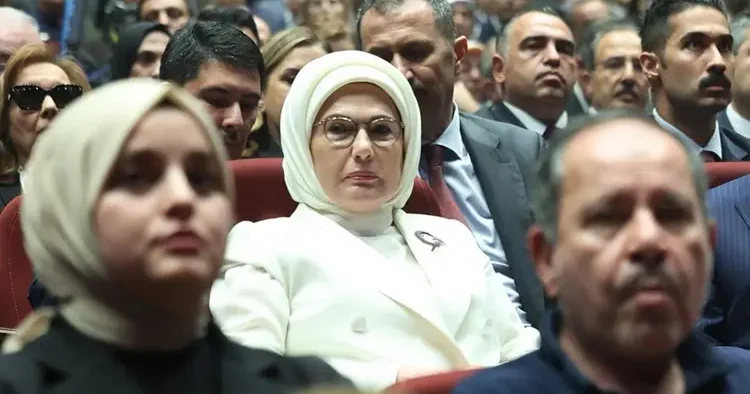 Emine Erdoğan dan En Uzun Gece destanının ilk temsiline ilişkin paylaşım