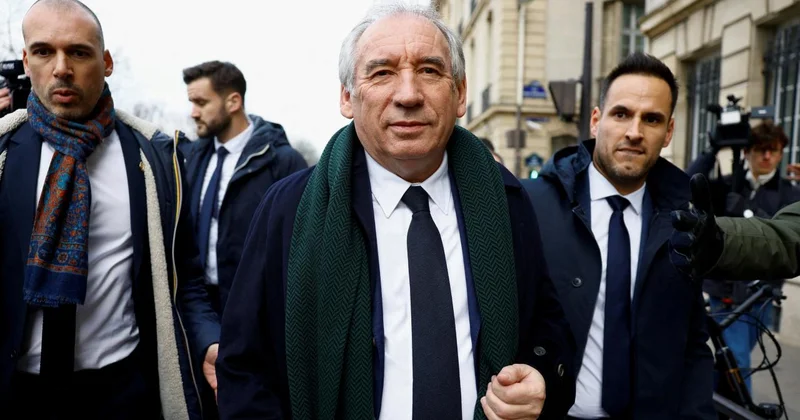 Fransa borçla mücadele için, iki resmi tatili kaldırmayı planlıyor