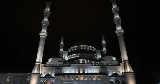 Ülke genelindeki camilerde sela okundu Ankara Haberleri