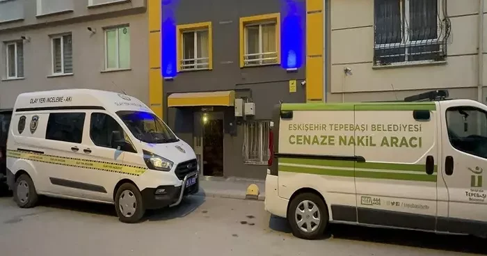 Eskişehir de Irak uyruklu şahıs apartman merdivenlerinde ölü bulundu