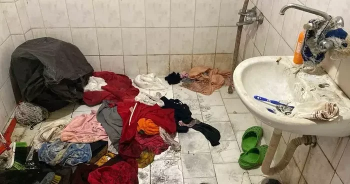 Evi çöp halde bırakıp ortadan kayboldu