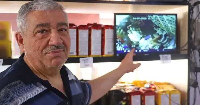 Avuç avuç parayı önüme atınca şaşırdım 30 yıllık esnafı hayrete düşüren olay!
