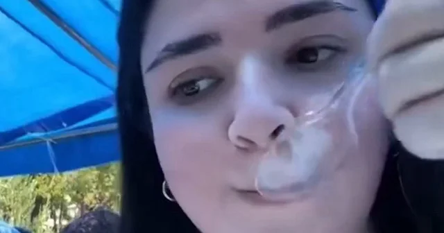Dedesinin ve babaannesinin mevlüt yemeğinde tadım testi yaparak o anları sosyal medyadan paylaştı VİDEO İZLE