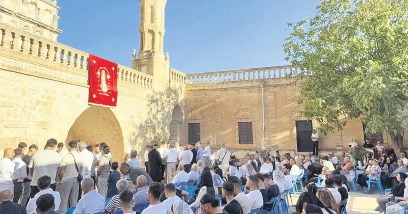 Süryaniler 2 bin yıllık duada buluştu