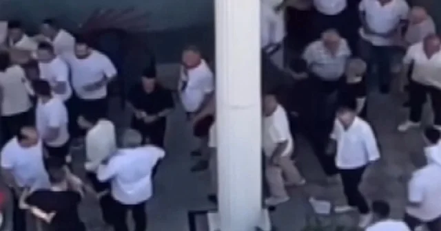 CHP li ilçe başkanlığında ortalık karıştı: Delege seçimi meydan muharebesine döndü VİDEO İZLE