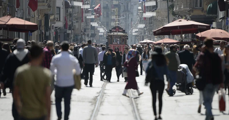 Türkiye tarihinde bir ilk! Genç ve çocuk nüfusu alarm veriyor