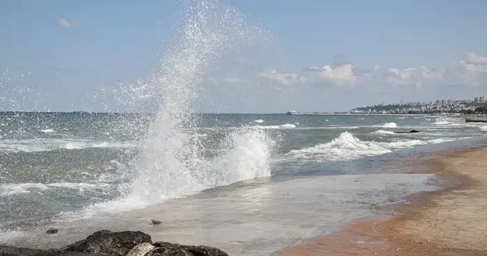 Samsun da olumsuz hava şartları nedeniyle denize girilmemesi uyarısı