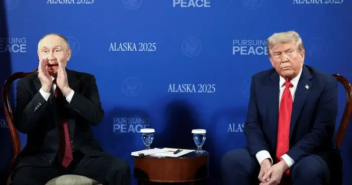 Alaska daki zirvede Putin, ABD li gazetecinin sorusunu duymazlıktan geldi! Yaptığı mimikler olay oldu