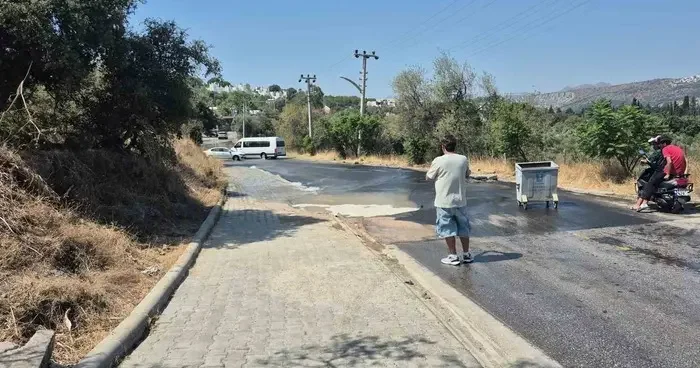 Bodrum’da su isale hattı patladı