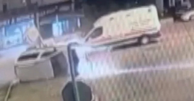 Amasya’da ambulansın hafif ticari araca çarptığı kaza kamerada VİDEO İZLE