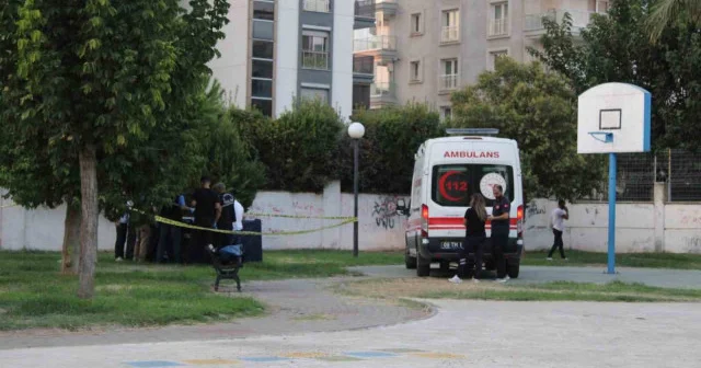 Parkta hareketsiz yatan şahıs 112 ye bildirildi: Hayatını kaybettiği anlaşıldı Gündem Haberleri