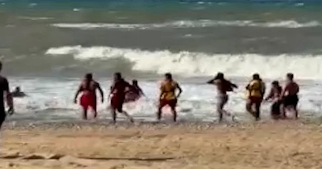 Arnavutköy de yasağa rağmen denize giren kişi kayboldu VİDEO İZLE