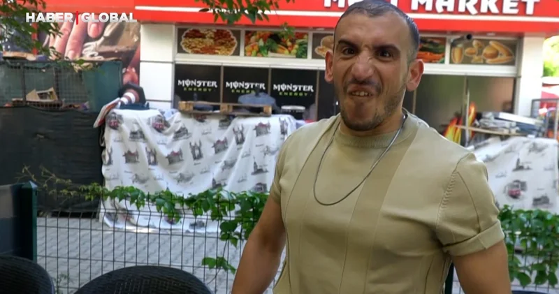 Havlayarak müşteri karşılayan garson şaşırtıyor: Problem yaşadığım müşteriler de oluyor ama devam edeceğim