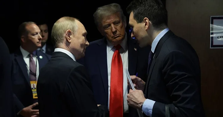 Rus basınından çarpıcı Trump Putin iddiası: Perde arkasında anlaşma