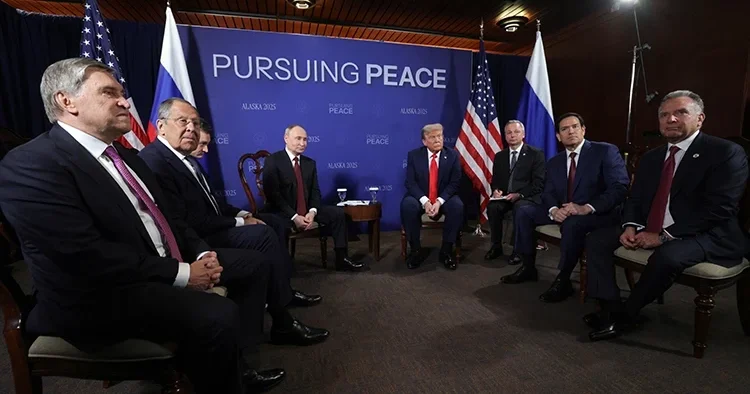 Alaska daki Trump ve Putin görüşmesinde dikkat çeken detaylar: Bir dahaki sefere Moskova dayız