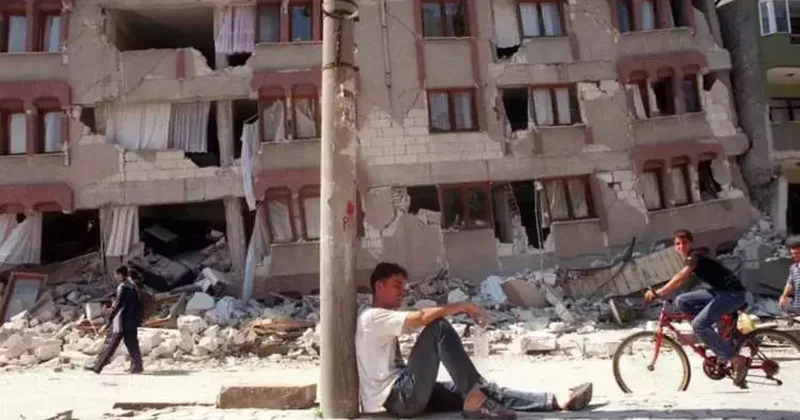 45 saniye sürdü binlerce kişi hayatını kaybetti! 17 Ağustos depreminin üzerinden 26 yıl geçti