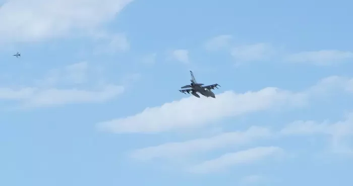 Çankırı da 4. Uluslararası Tuz Festivali nde F 16 savaş uçakları gösteri uçuşu yaptı
