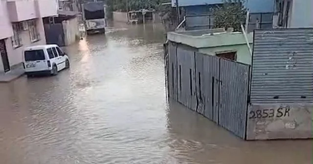 Adana da su borusu patladı mahalle göle döndü VİDEO İZLE