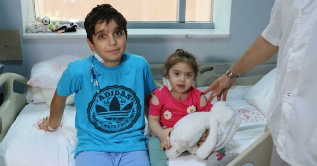 Kalp hastası kardeşler bir gün arayla ameliyat oldu İzmir Haberleri